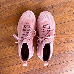 Gently used Lululemon “Chargefeel” trainer - rare Dusty Rose Colour - size 8
